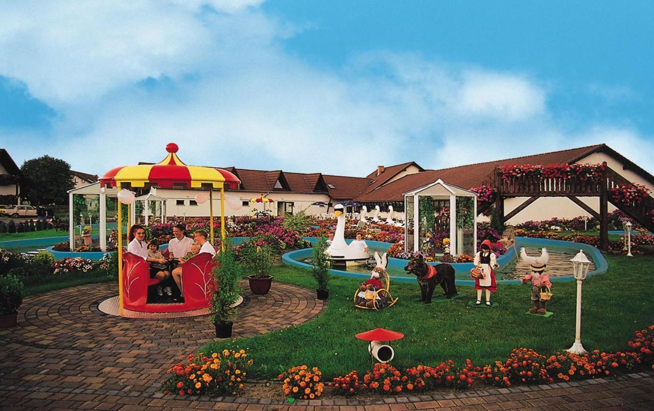 Landgasthof & Hotel Waldow Guben Exterior foto