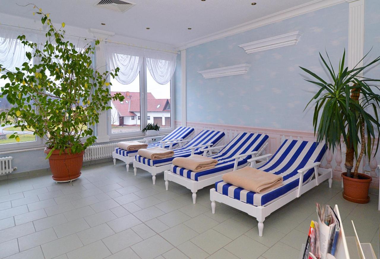 Landgasthof & Hotel Waldow Guben Exterior foto